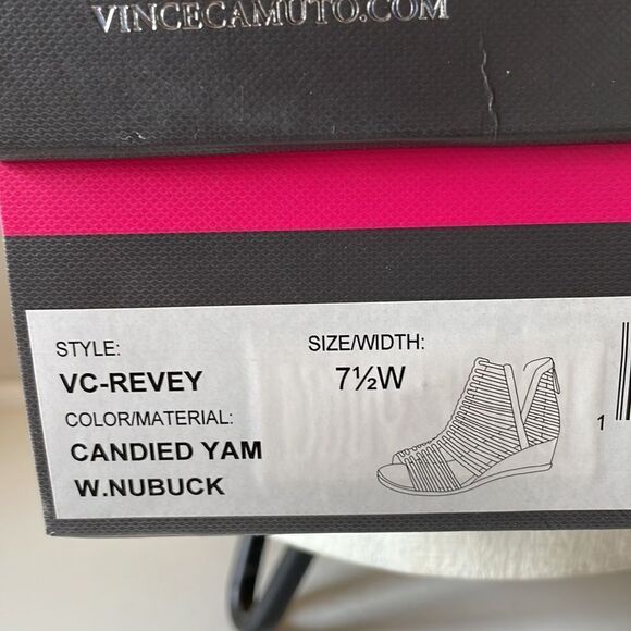 NIB Vince Camuto Revey Leather Suede Sandals Size 7.5W - Picture 9 of 9